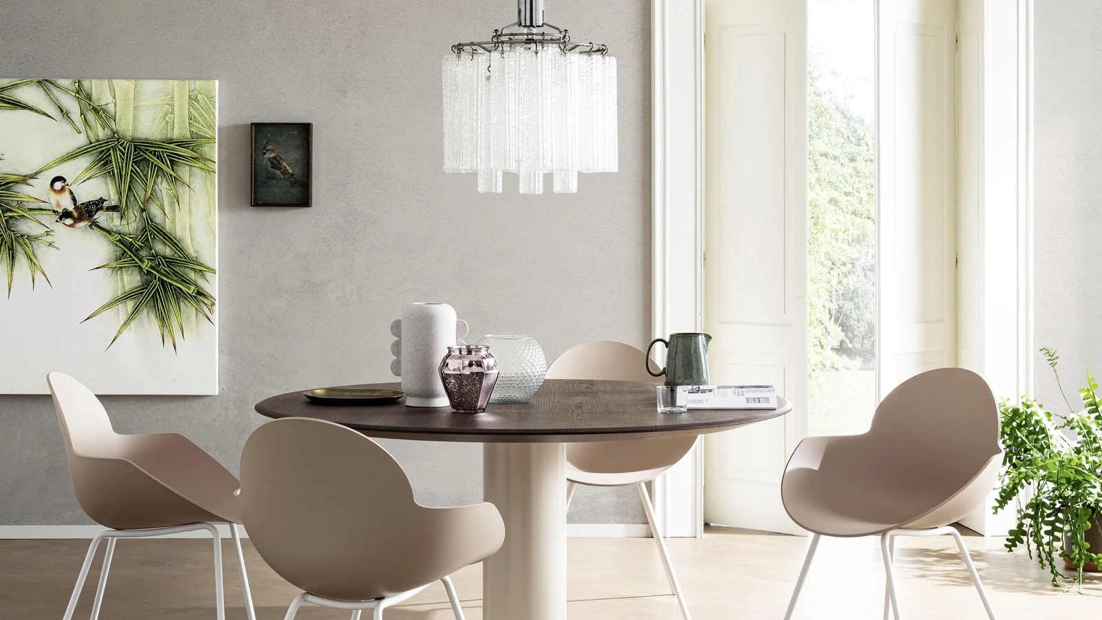 Sedia Cloe con seduta in tecnopolimero e gambe in Ferro di Alta Corte