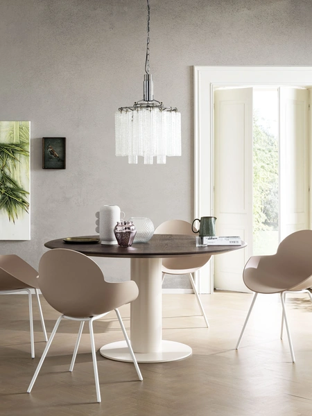 Sedia Cloe con seduta in tecnopolimero e gambe in Ferro di Alta Corte