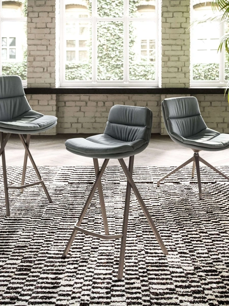 Sgabello imbottito Milo di Ozzio