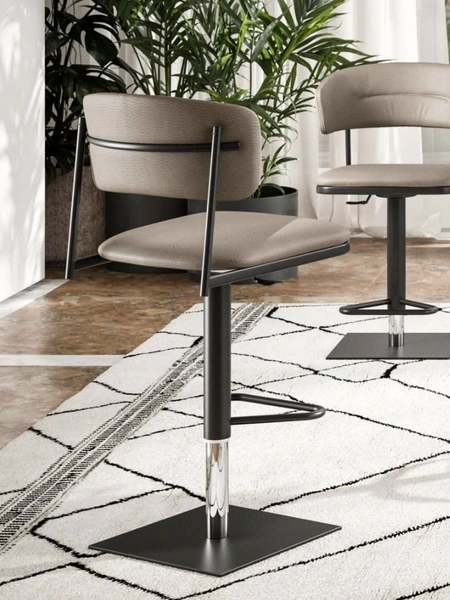 Sgabello Logan di Ozzio