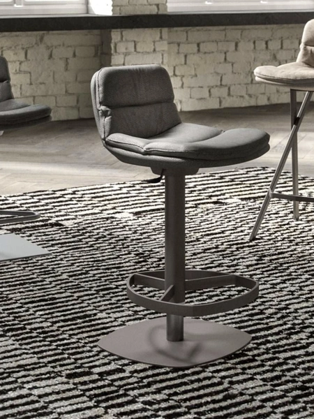 Sgabello imbottito Marlon di Ozzio