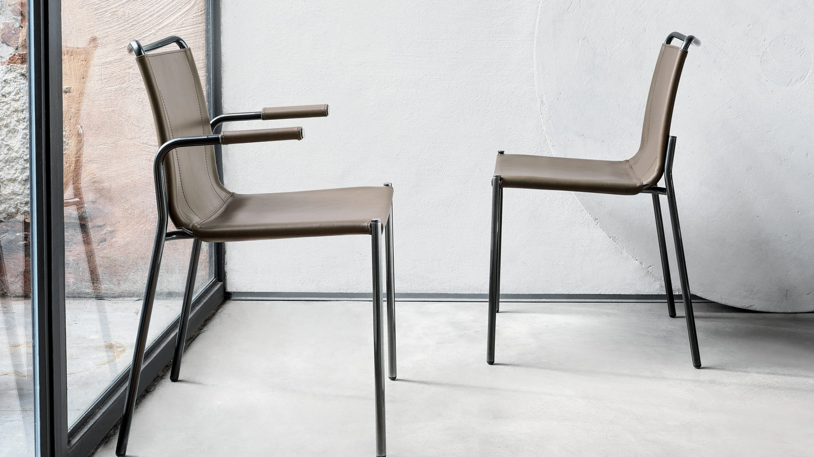 Sedia Shape in cuoio di Bontempi