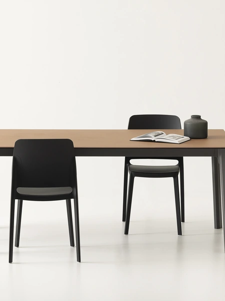 Sedia impilabile in polipropilene Tipa di Pointhouse