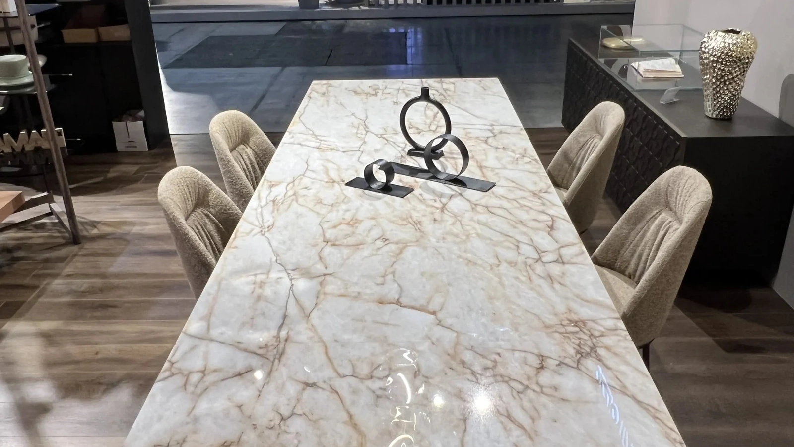 Tavolo allungabile in ceramica Axel di Ozzio