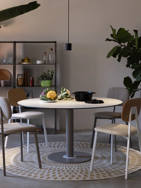 Tavolo Big Ovo Tondo di Pointhouse