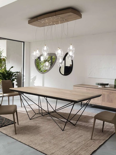 Tavolo rettangolare allungabile in Rovere con base in metallo Fil8 di Ozzio