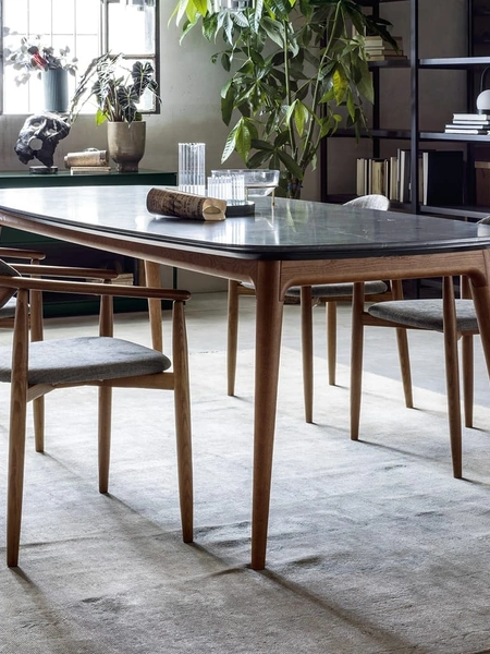 Tavolo Hanami con top in marmo di Novamobili