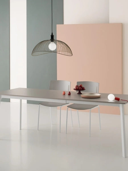 Tavolo allungabile Krono Piano Angoli 90 con top in laminato e base in metallo di Pointhouse