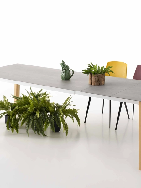 Tavolo allungabile Quadro Angoli Raggiati di Pointhouse