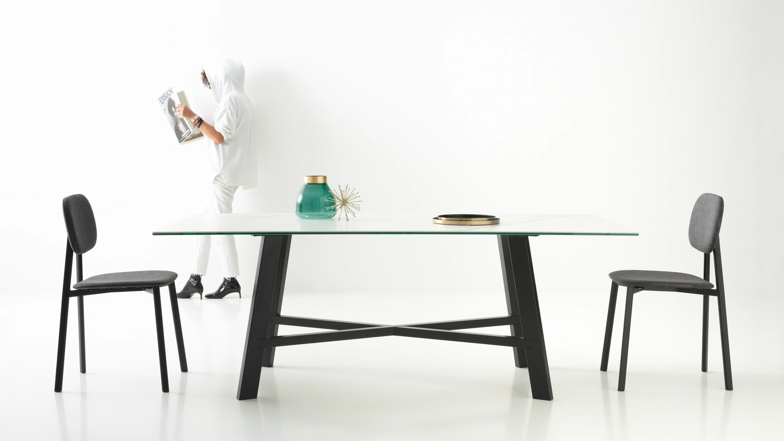 Tavolo Thor Fisso con piano in vetro ceramica marmo statuario di Pointhouse