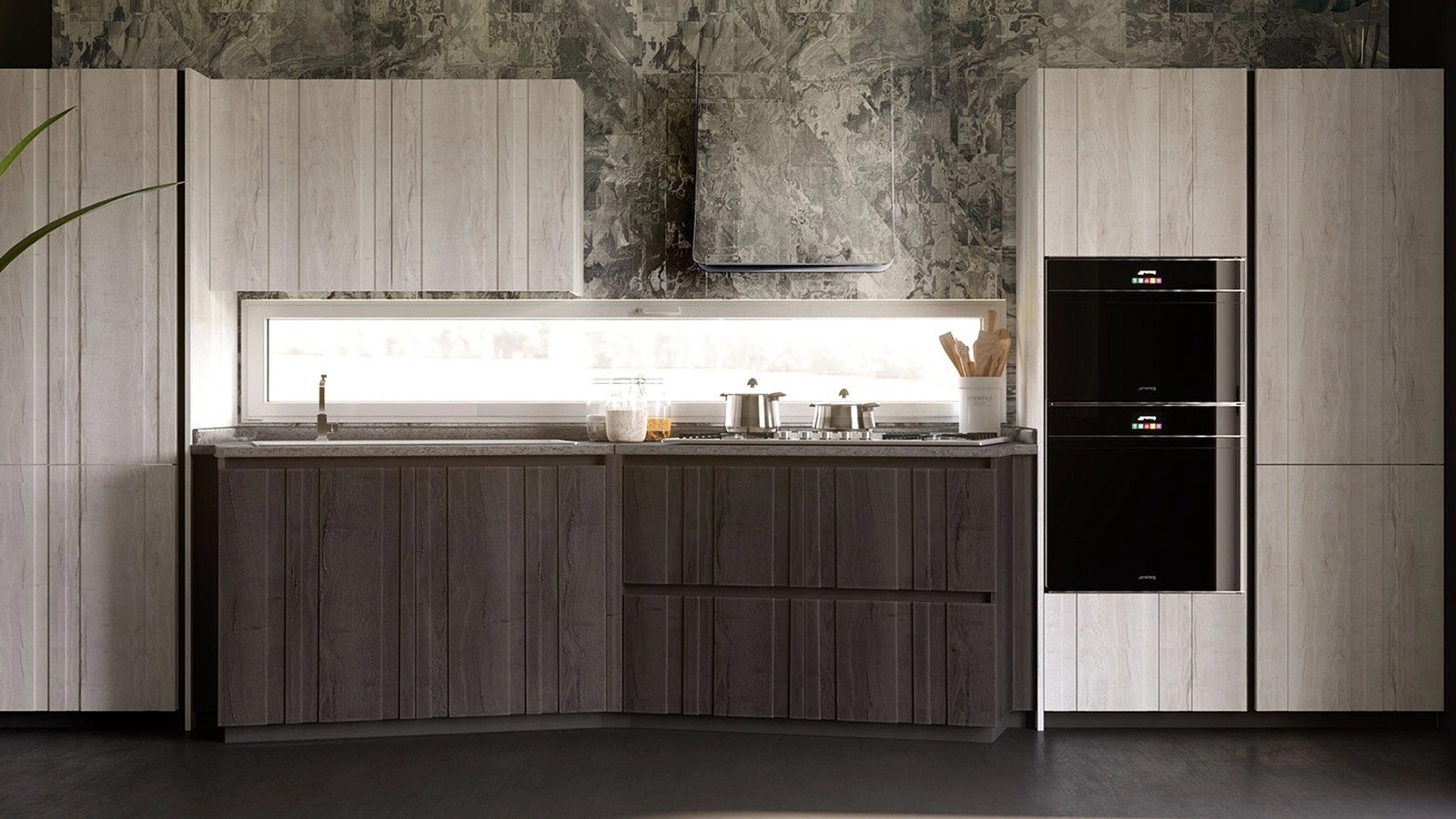 Cucina Moderna lineare in legno con particolari in metallo trattati con vernice materica simil-peltro Bistrò Bianca di Zappalorto