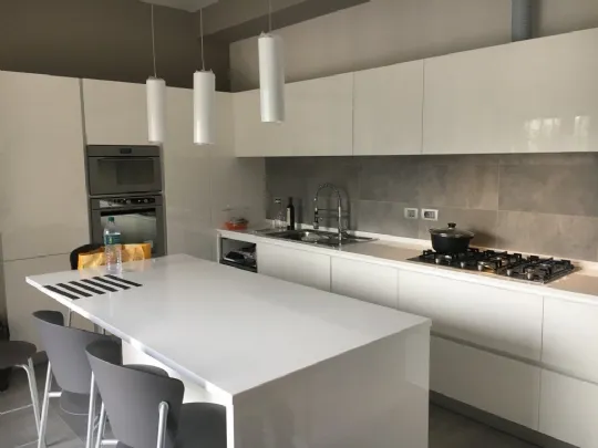 Cucina moderna bianco lucido